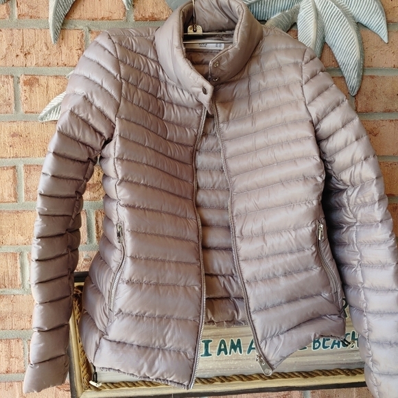 Jackets & Blazers - LOVELY WOMAN CLASSY PUFFER COAT JACKET SIZE:  XS Size 6